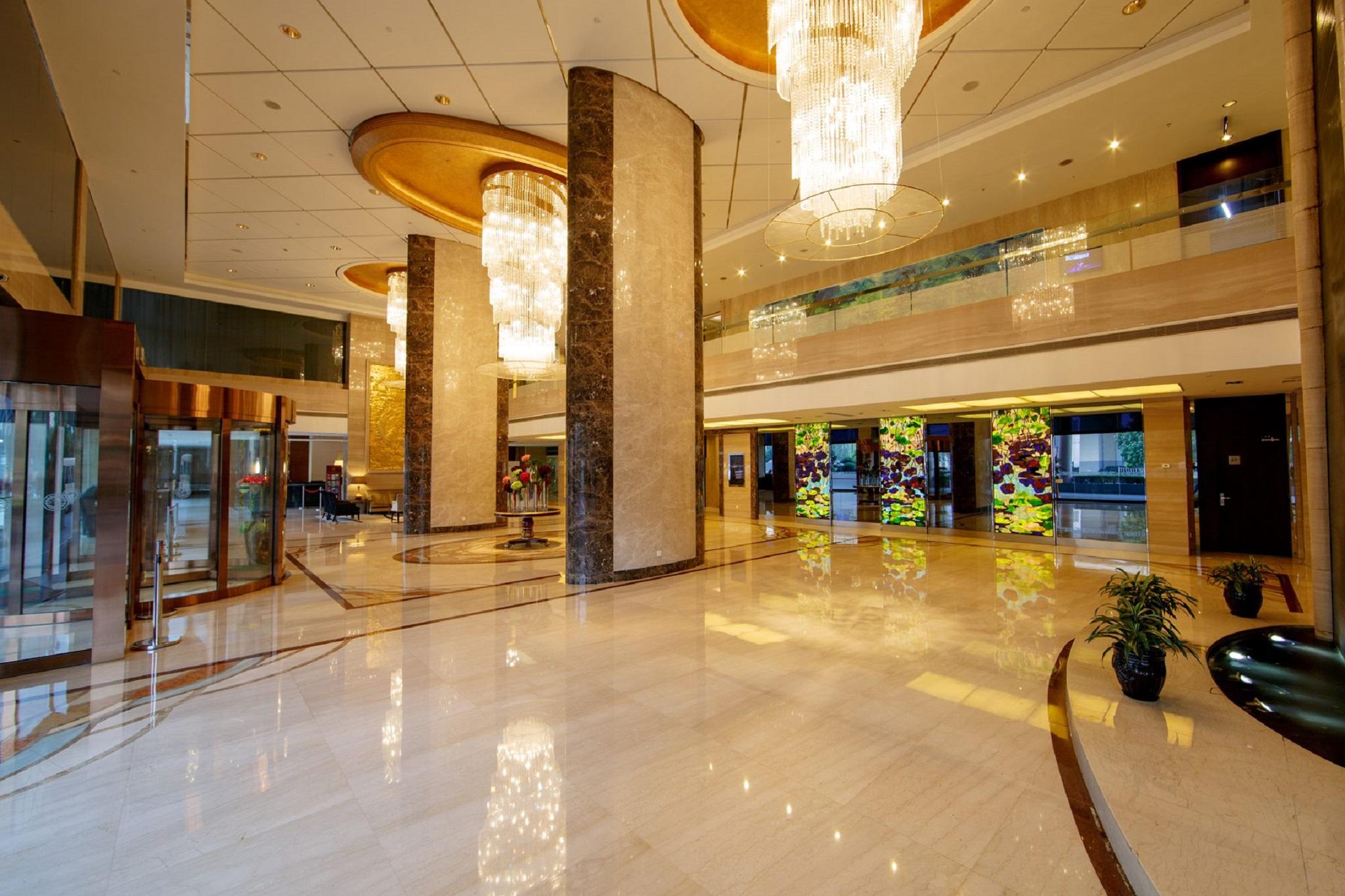 Equatorial 5*