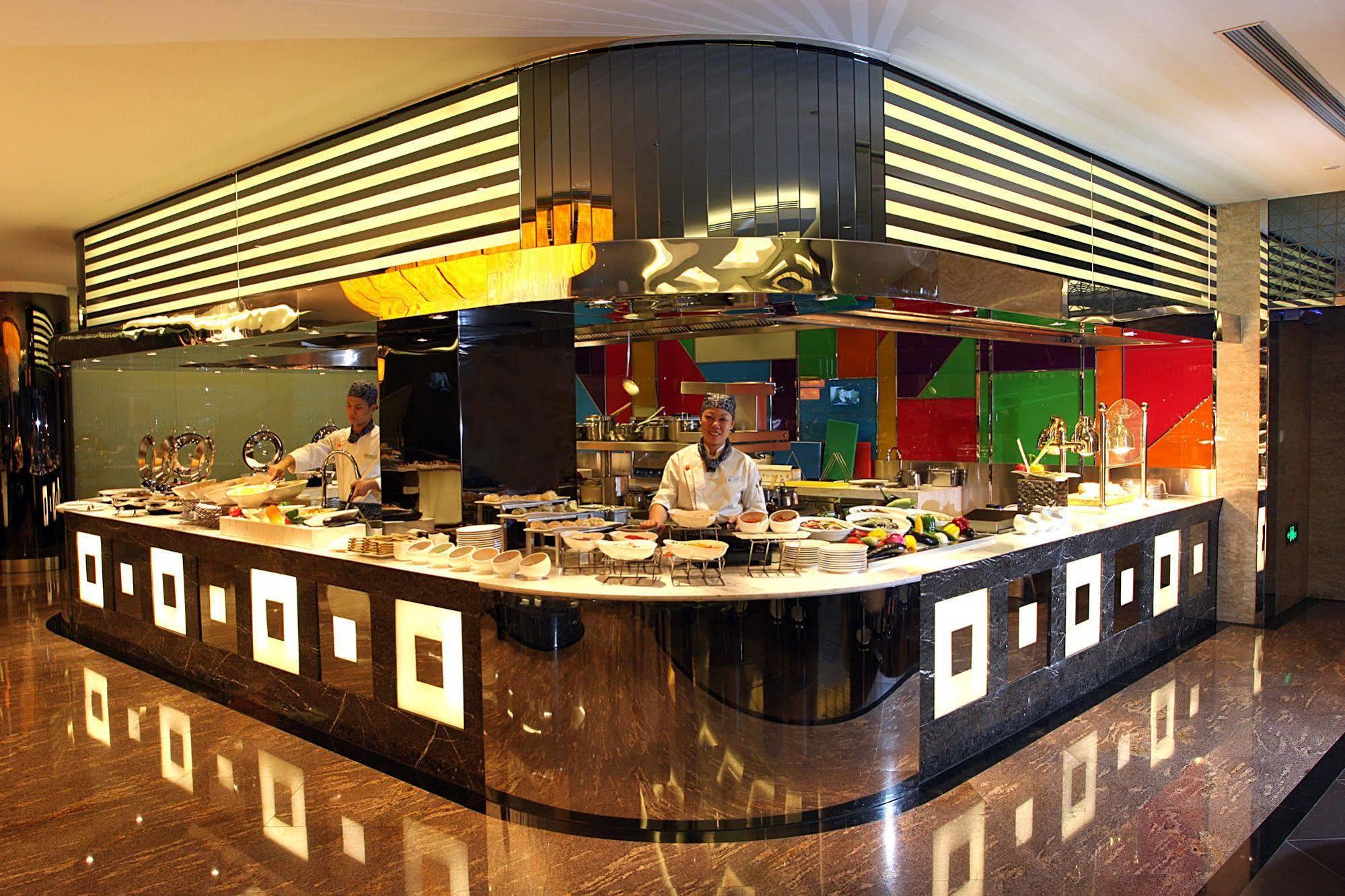 Equatorial Hotel 5*